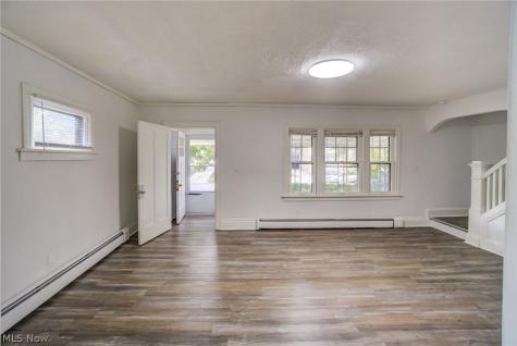 2015 Baxterly Avenue Lakewood OH 44107