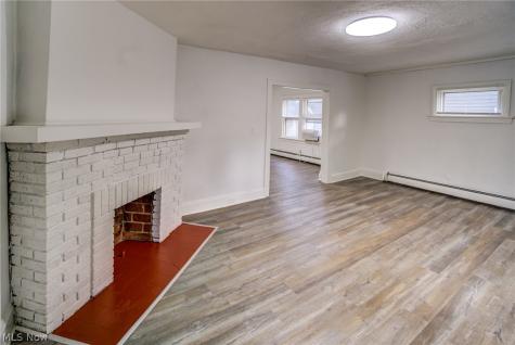 2015 Baxterly Avenue Lakewood OH 44107