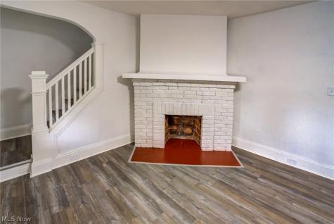 2015 Baxterly Avenue Lakewood OH 44107