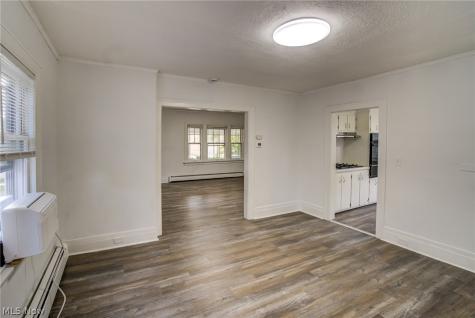 2015 Baxterly Avenue Lakewood OH 44107