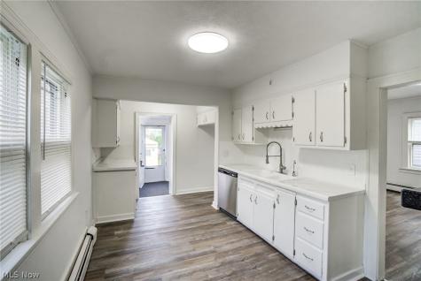 2015 Baxterly Avenue Lakewood OH 44107