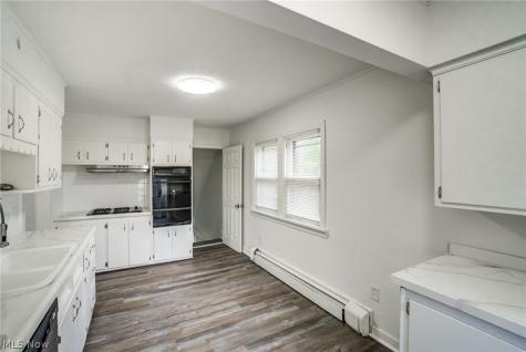 2015 Baxterly Avenue Lakewood OH 44107