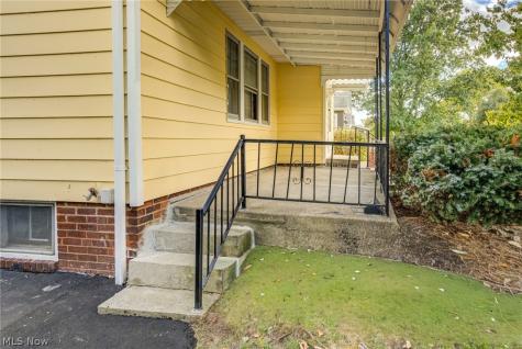 2015 Baxterly Avenue Lakewood OH 44107