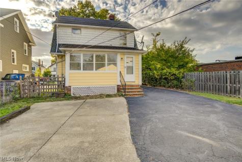 2015 Baxterly Avenue Lakewood OH 44107