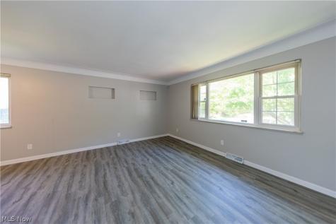 4685 Birchwood Road Garfield Heights OH 44125