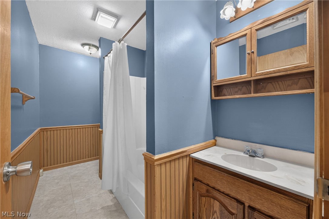 997 Gordon Square NE Bolivar OH 44612