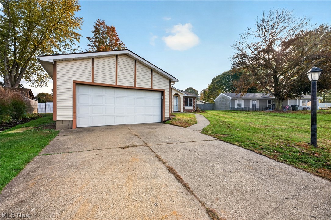 997 Gordon Square NE Bolivar OH 44612