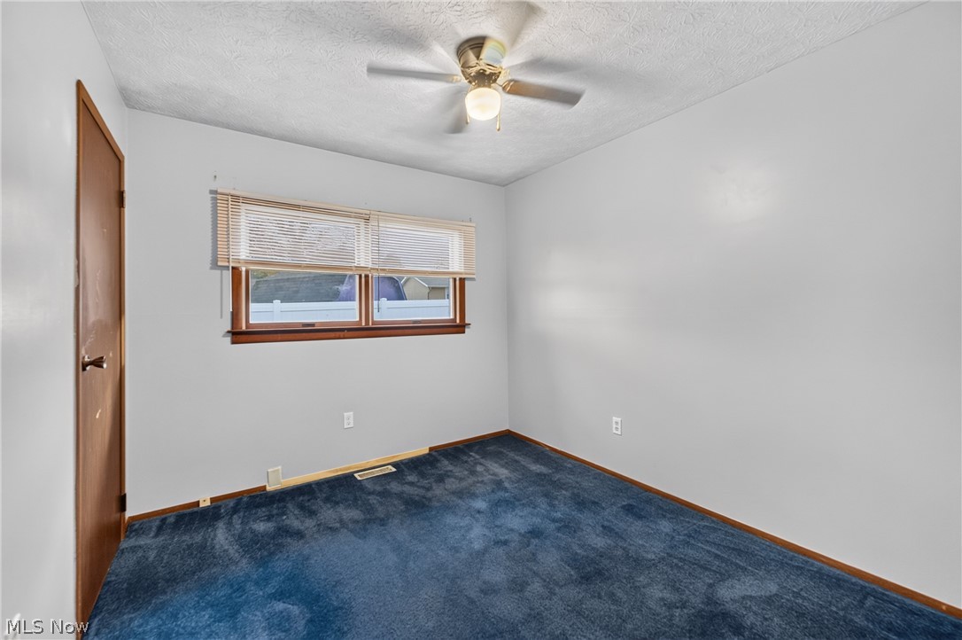 997 Gordon Square NE Bolivar OH 44612