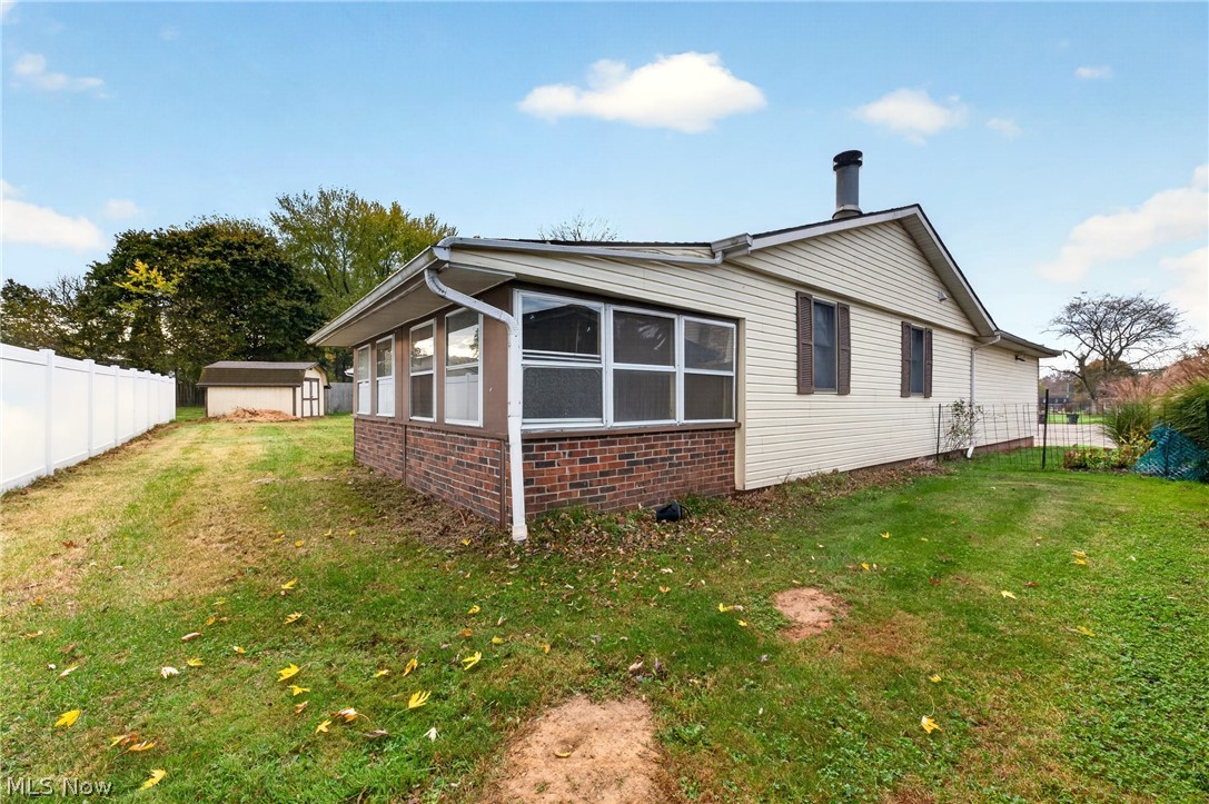 997 Gordon Square NE Bolivar OH 44612