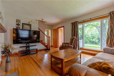 4216 State Road New Franklin OH 44319