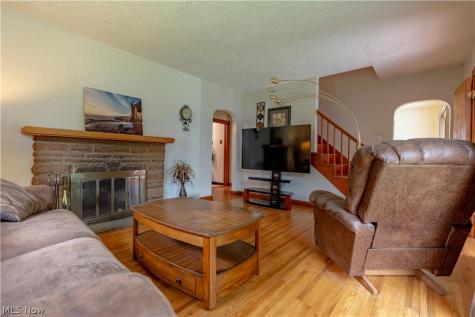 4216 State Road New Franklin OH 44319