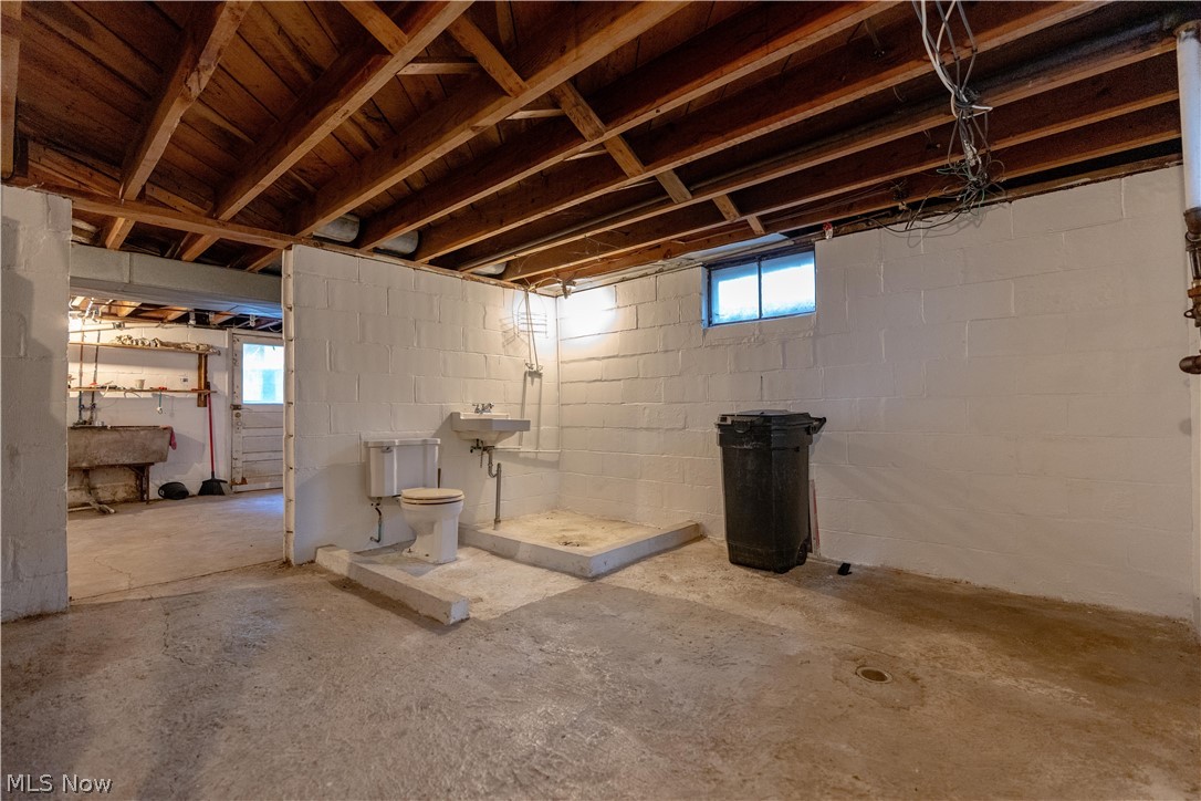 4216 State Road New Franklin OH 44319