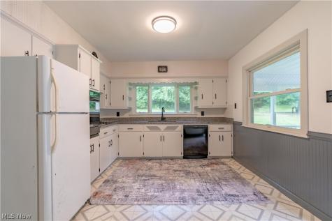 4216 State Road New Franklin OH 44319