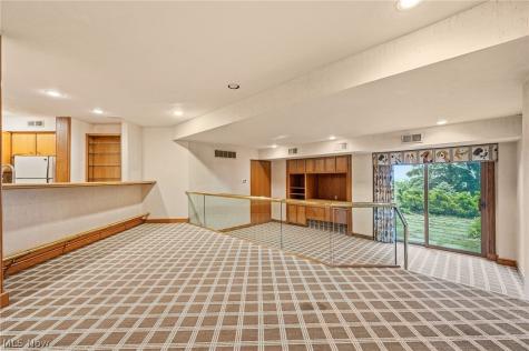 22916 Lake Road Bay Village OH 44140