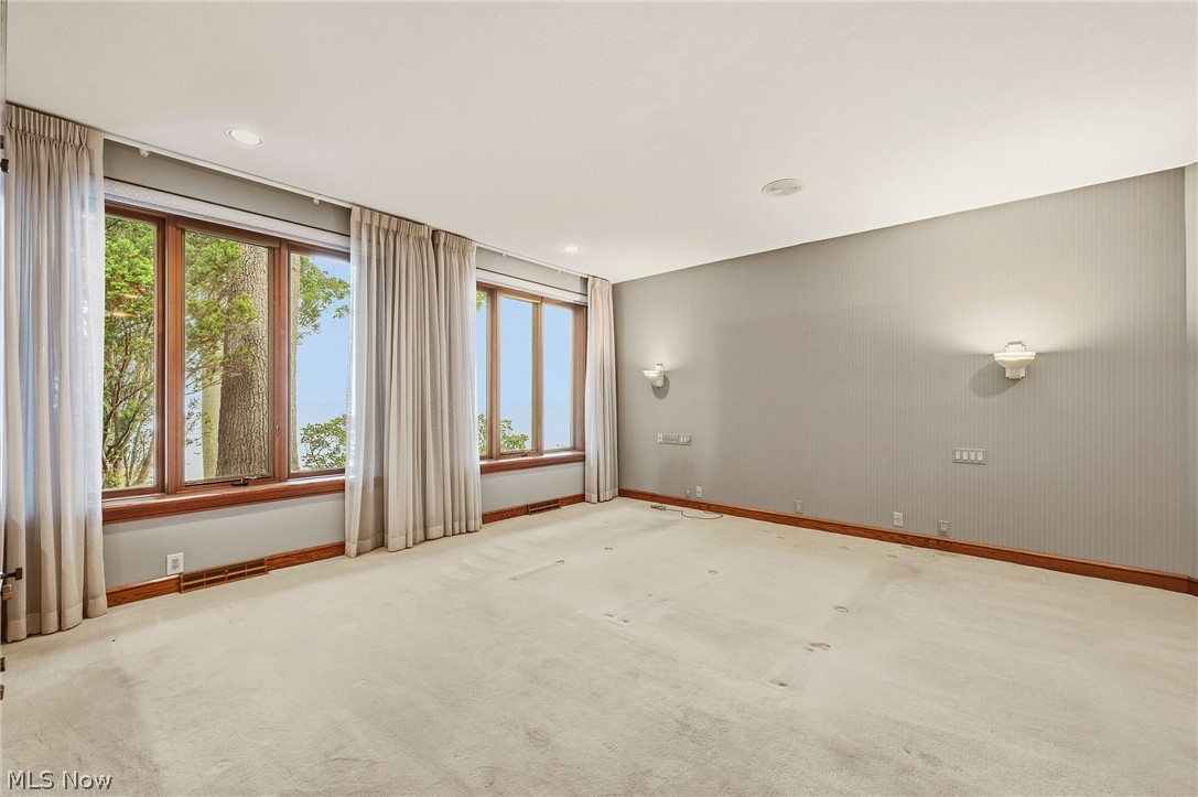 22916 Lake Road Bay Village OH 44140