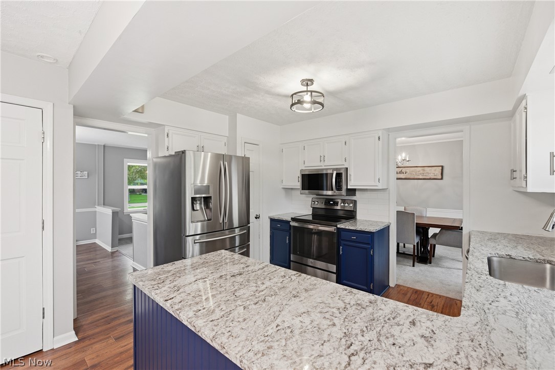4083 Lydgate Drive North Olmsted OH 44070