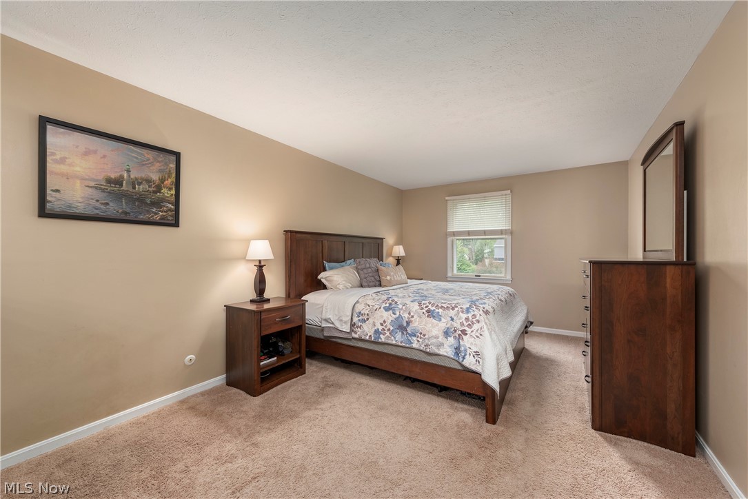 4083 Lydgate Drive North Olmsted OH 44070