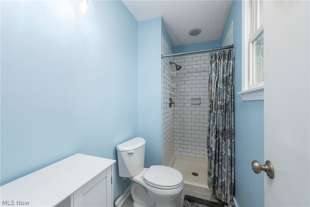 4083 Lydgate Drive North Olmsted OH 44070
