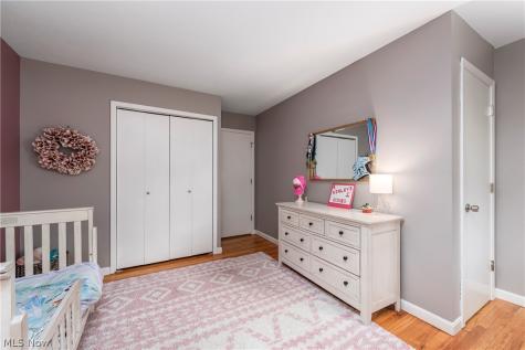 4083 Lydgate Drive North Olmsted OH 44070