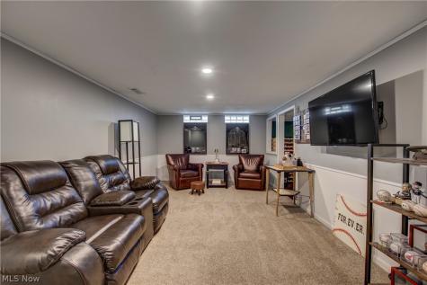 4083 Lydgate Drive North Olmsted OH 44070