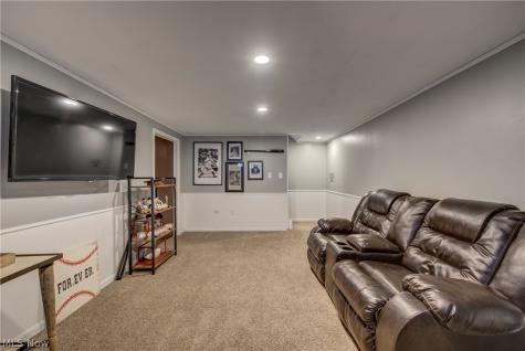 4083 Lydgate Drive North Olmsted OH 44070