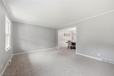 4083 Lydgate Drive North Olmsted OH 44070