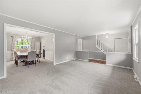 4083 Lydgate Drive North Olmsted OH 44070