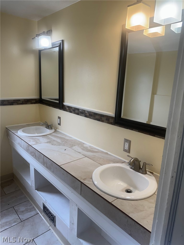 3525 E 110th Street Cleveland OH 44105