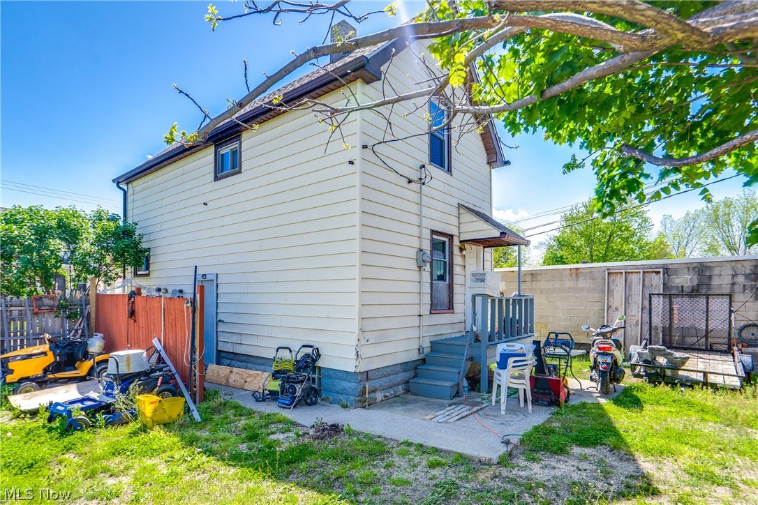 7800 Guthrie Avenue Cleveland OH 44102