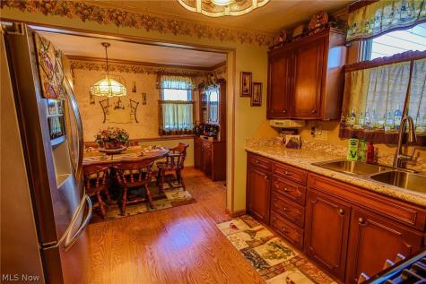 5541 Ravenna Avenue Louisville OH 44641