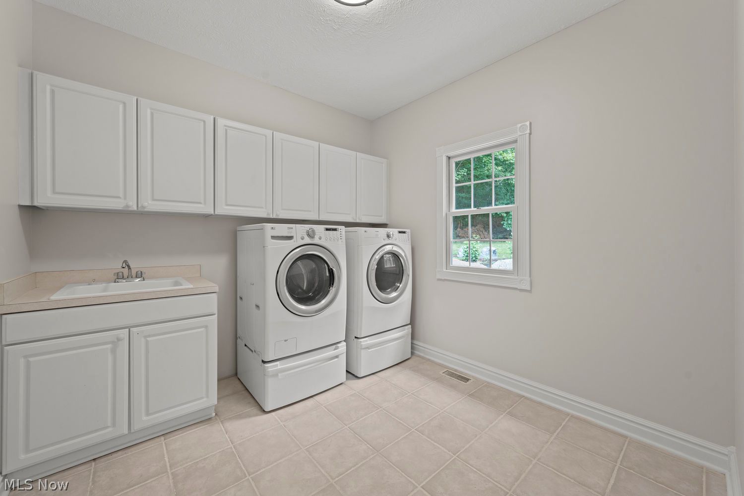 17461 Lakesedge Trail Chagrin Falls OH 44023