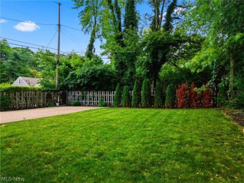 2131 Mount Vernon Boulevard NW Canton OH 44709
