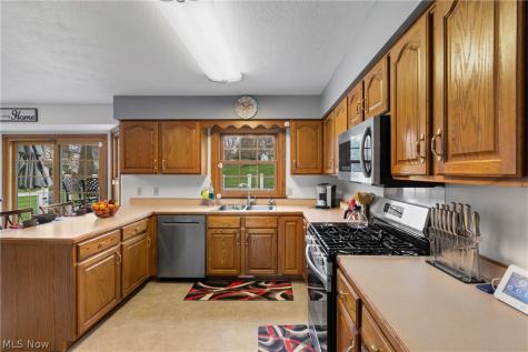 6373 Harbor Drive NW Canton OH 44718