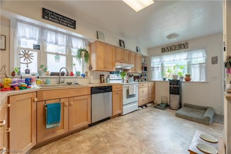 2417 S Arch Avenue Alliance OH 44601