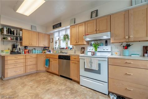 2417 S Arch Avenue Alliance OH 44601
