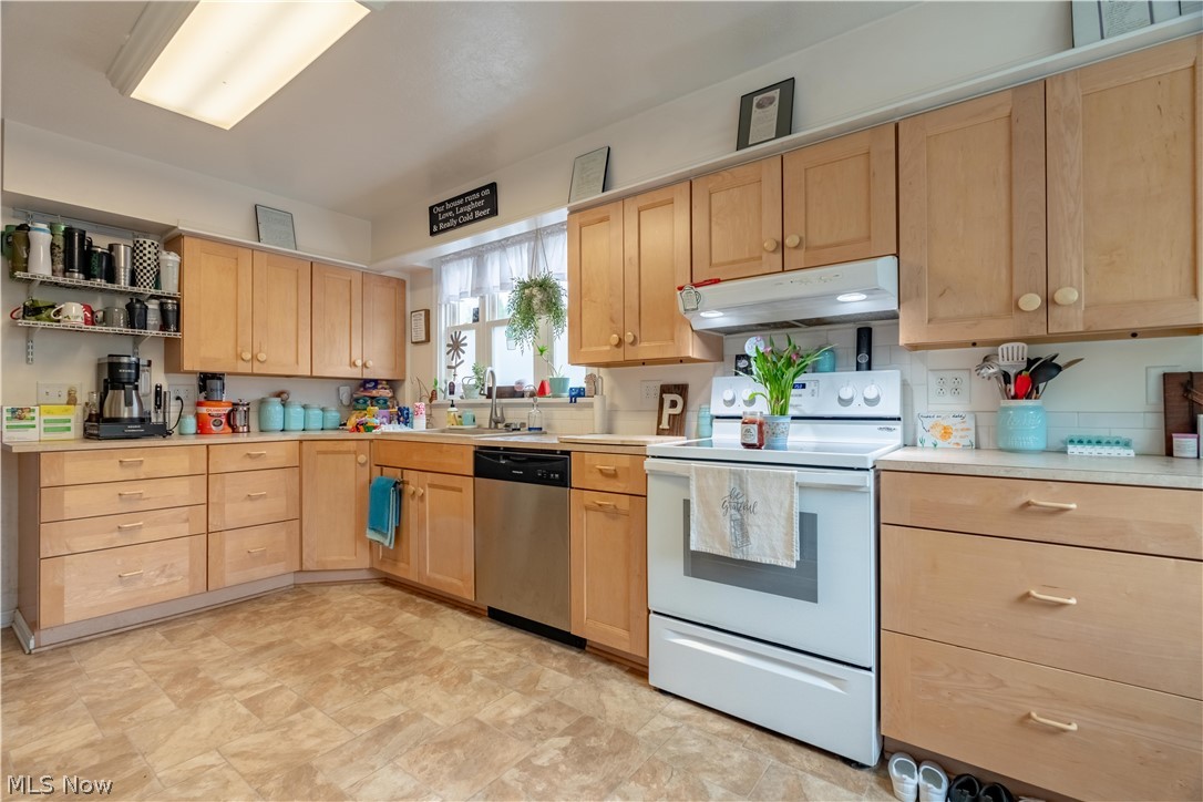 2417 S Arch Avenue Alliance OH 44601