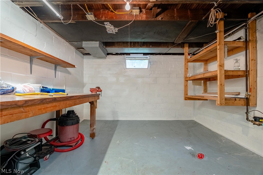 2417 S Arch Avenue Alliance OH 44601