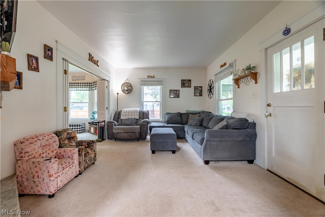 2417 S Arch Avenue Alliance OH 44601