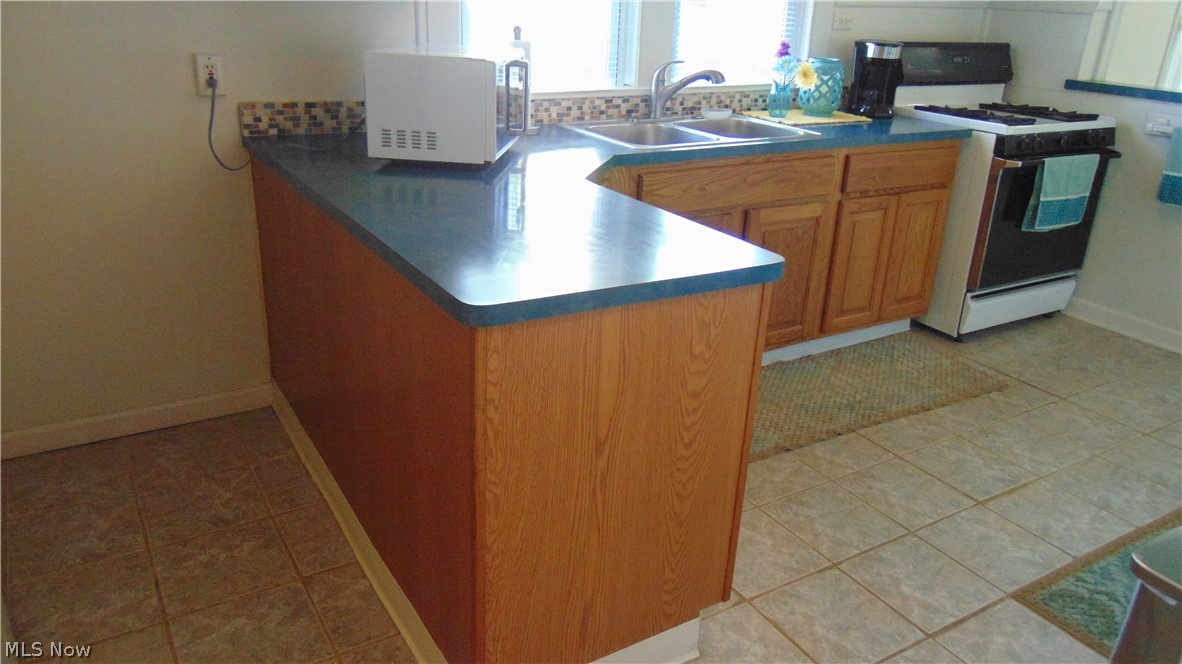 34090 Roberts Road Eastlake OH 44095