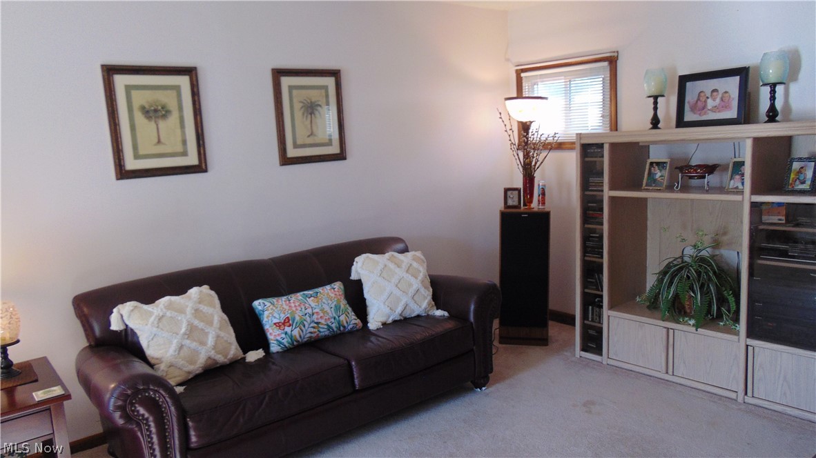 34090 Roberts Road Eastlake OH 44095