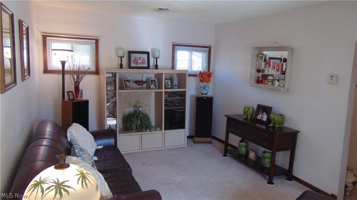 34090 Roberts Road Eastlake OH 44095