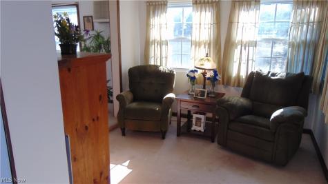 34090 Roberts Road Eastlake OH 44095