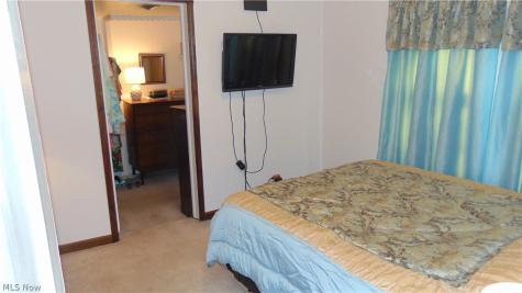 34090 Roberts Road Eastlake OH 44095