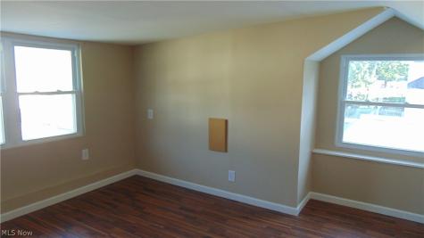34090 Roberts Road Eastlake OH 44095
