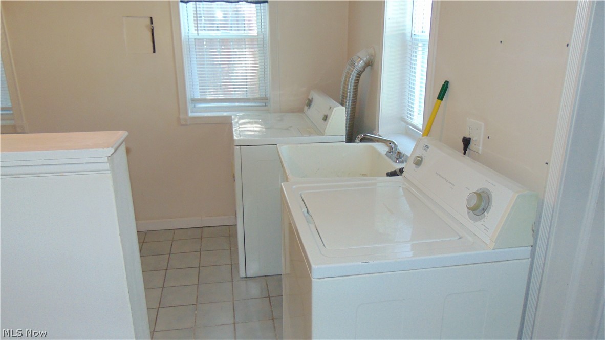 34090 Roberts Road Eastlake OH 44095