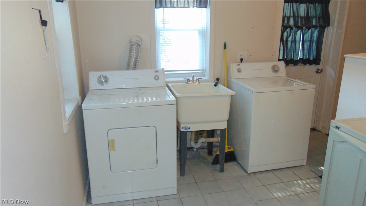 34090 Roberts Road Eastlake OH 44095