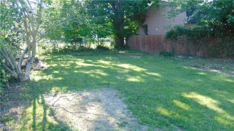 34090 Roberts Road Eastlake OH 44095