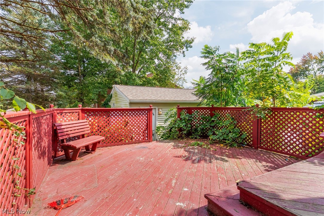 84 Prospect Street Struthers OH 44471
