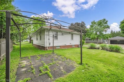 11362 Blossom Avenue Parma Heights OH 44130