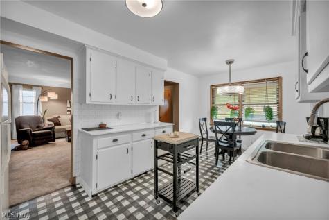 11362 Blossom Avenue Parma Heights OH 44130
